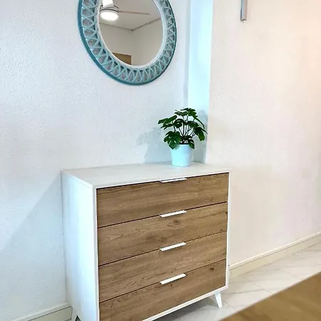 Apartment Face A La - Vue Epique, Climatisation, Wifi, Draps Inclus Empuriabrava
