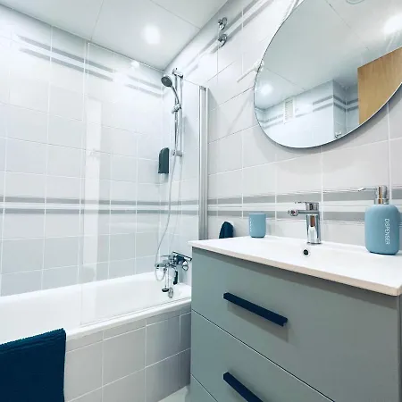 Apartment Face A La - Vue Epique, Climatisation, Wifi, Draps Inclus